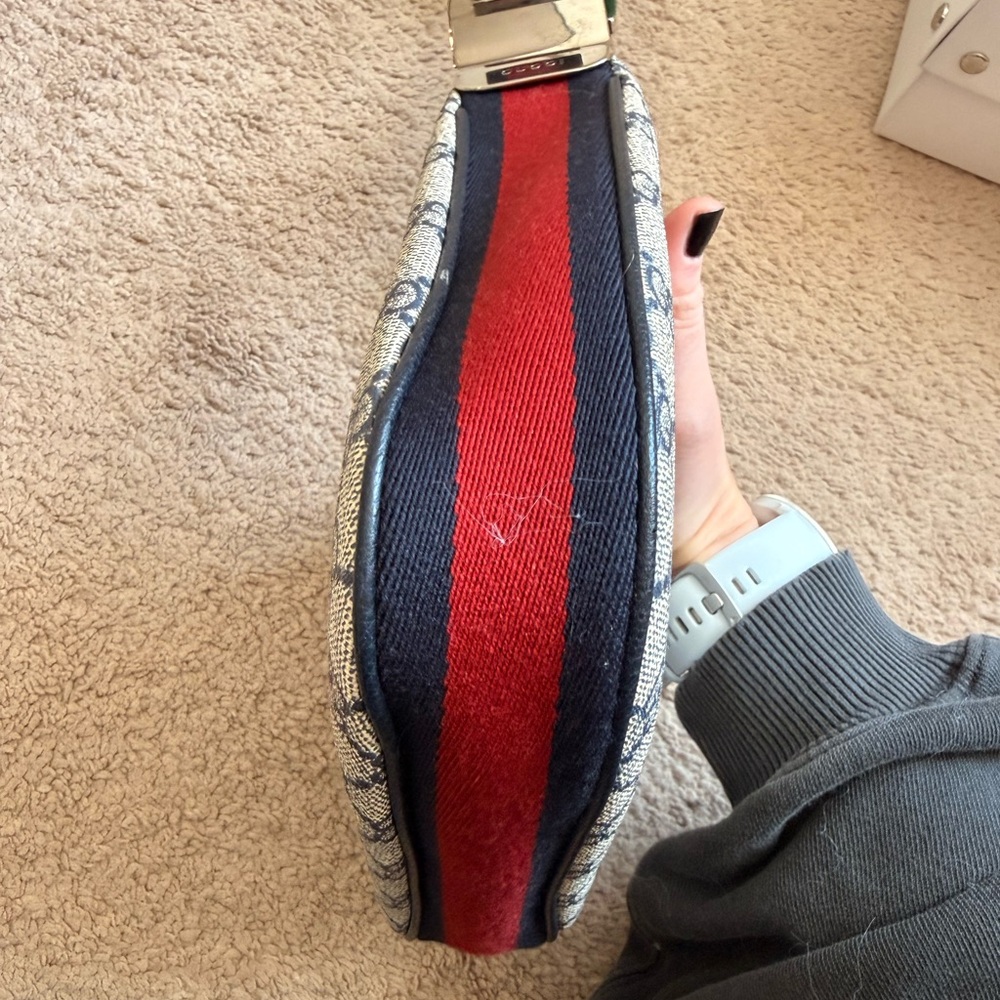 Gucci Beige and Blue Crossbody Bag with Green and Red Strap - Picture 10 of 13